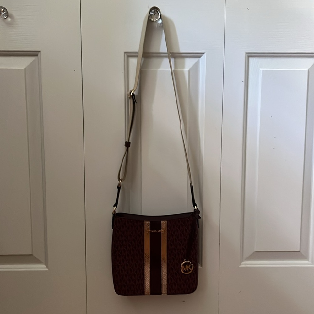 Michael Kors Burgundy and Beige Signature Crossbody Bag NWOT - Picture 13 of 16